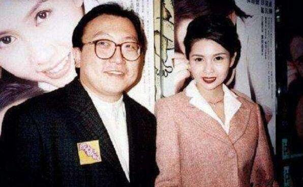王晶老婆为女儿拉人气照片曝光(王晶有儿子吗) 王晶老婆为女儿拉人气照片曝光(王晶有儿子吗)