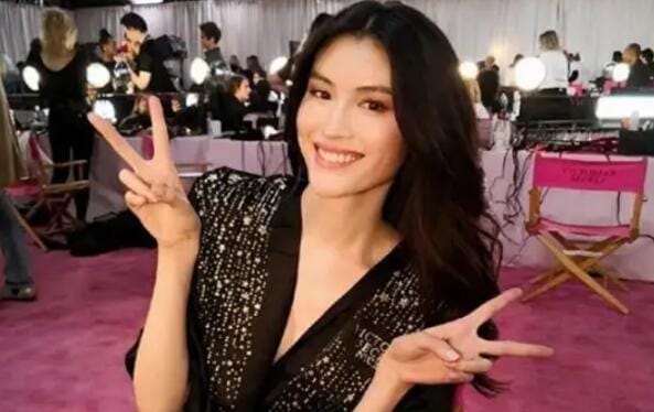 何猷君奚梦瑶结婚晒证件照(何猷君奚梦瑶结婚图片) 何猷君奚梦瑶结婚晒证件照(何猷君奚梦瑶结婚图片)