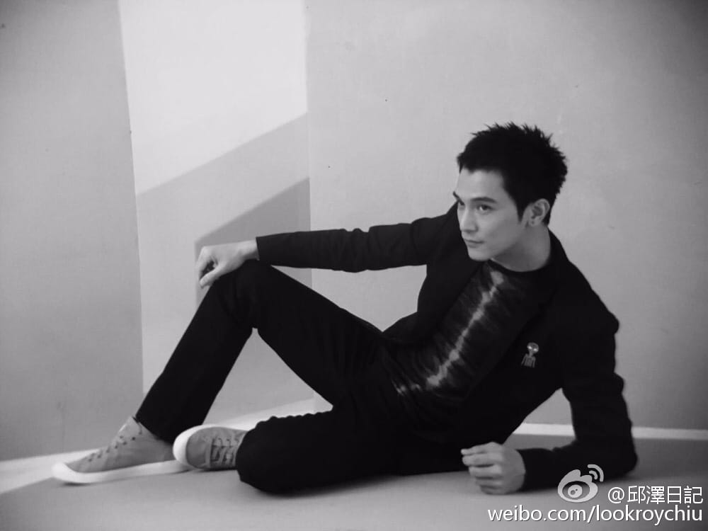 邱泽目前住在哪里为什么不红了,他已经有女朋友了吗? 本文共(1057字) 邱泽目前住在哪里为什么不红了,他已经有女朋友了吗? 本文共(1057字)