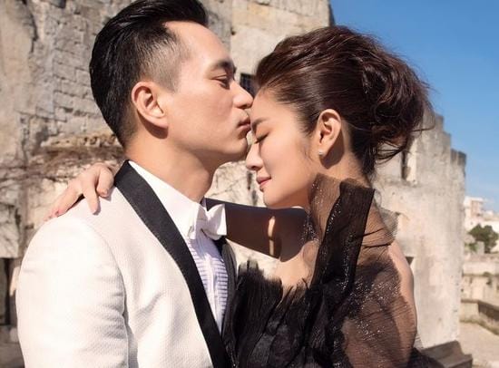 陈荣炼第一任老婆是谁?陈荣炼身价有多少亿 本文共(809字) 陈荣炼第一任老婆是谁?陈荣炼身价有多少亿 本文共(809字)