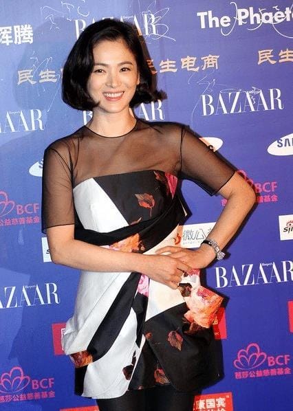 韩国女明星发型图片,女发型图片中短发,本文共(1476字) 韩国女明星发型图片,女发型图片中短发,本文共(1476字)