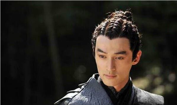 胡歌整容了吗?(胡歌整容前和整容后) 胡歌整容了吗?(胡歌整容前和整容后)
