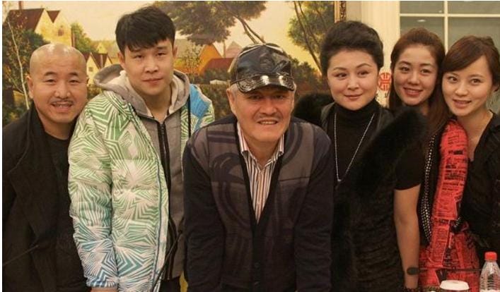 为什么说于震宇毁了赵本山?于震宇是赵本山 为什么说于震宇毁了赵本山?于震宇是赵本山