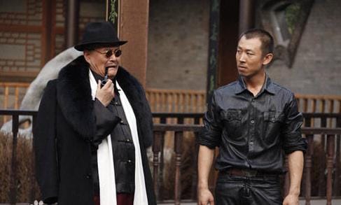 为什么说于震宇毁了赵本山?于震宇是赵本山 为什么说于震宇毁了赵本山?于震宇是赵本山