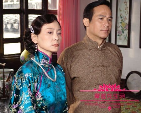 李子雄长得和梁朝伟很像是亲戚吗?李子雄都(一直以为李子雄和梁朝伟是一个人) 李子雄长得和梁朝伟很像是亲戚吗?李子雄都(一直以为李子雄和梁朝伟是一个人)