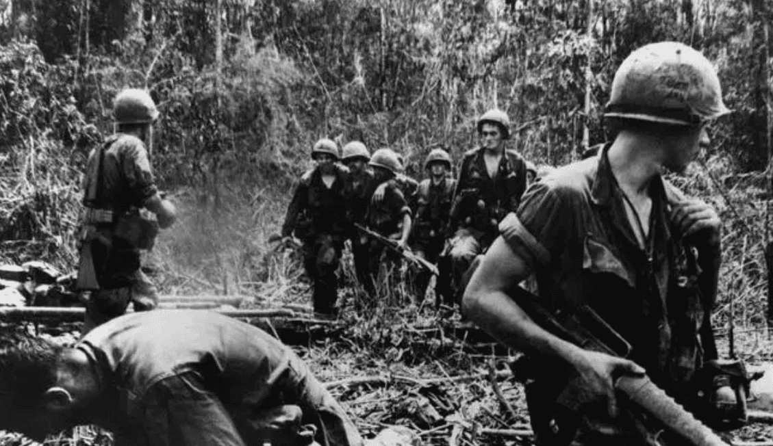 60年代美国为什么打越南（美国为什么打越南战争的起因）(图12)