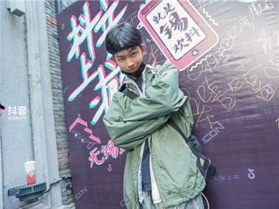 斯外戈为什么叫小夫?斯外戈哪个学校的今年 斯外戈为什么叫小夫?斯外戈哪个学校的今年