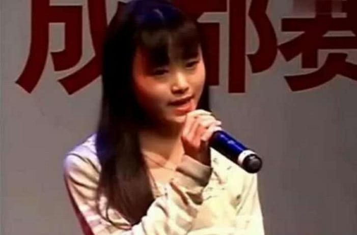 鞠婧祎出道前比赛照片,她算几线明星是不是整过容? 本文共(1093字) 鞠婧祎出道前比赛照片,她算几线明星是不是整过容? 本文共(1093字)