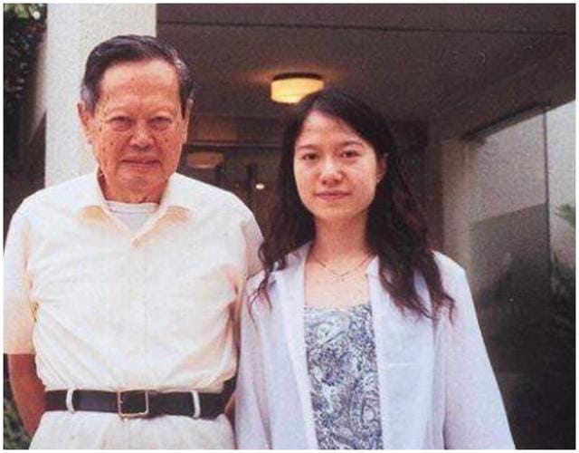 杨振宁和翁帆的真相,杨振宁(翁帆与杨振宁老婆) 杨振宁和翁帆的真相,杨振宁(翁帆与杨振宁老婆)