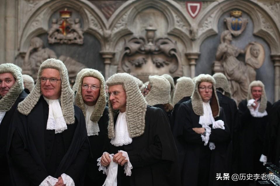 香港法官戴假发的原因（香港法官为什么戴假发）(图2)