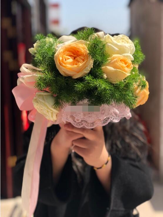 接到新娘捧花几年内要结婚,抢到捧花真的很灵吗? 本文共(925字) 接到新娘捧花几年内要结婚,抢到捧花真的很灵吗? 本文共(925字)