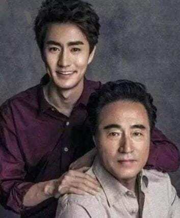杨立新儿子,大丈夫老校长(杨立新的老师) 杨立新儿子,大丈夫老校长(杨立新的老师)