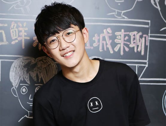 钟易轩快手id号是多少?钟易轩的帅气唱歌(钟易轩个人资料简介) 钟易轩快手id号是多少?钟易轩的帅气唱歌(钟易轩个人资料简介)