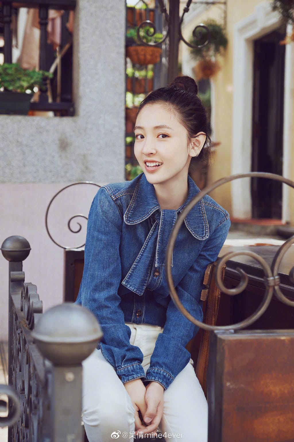 吴倩为什么被迫喝尿?跟着贝尔去冒险吴倩喝 吴倩为什么被迫喝尿?跟着贝尔去冒险吴倩喝