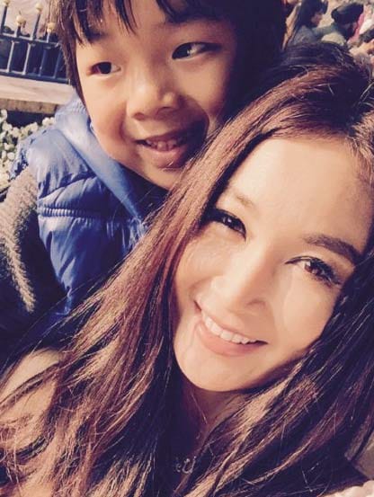 温碧霞养子是哪里人?温碧霞孩子在哪领养的 本文共(981字) 温碧霞养子是哪里人?温碧霞孩子在哪领养的 本文共(981字)