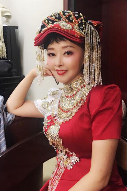 曲比阿乌现任丈夫是谁,曲比阿乌年轻时的照片图 本文共(972字) 曲比阿乌现任丈夫是谁,曲比阿乌年轻时的照片图 本文共(972字)