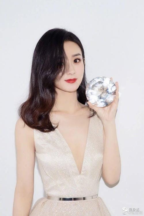 赵丽颖的胸,Angelababy,本文共(535字) 赵丽颖的胸,Angelababy,本文共(535字)