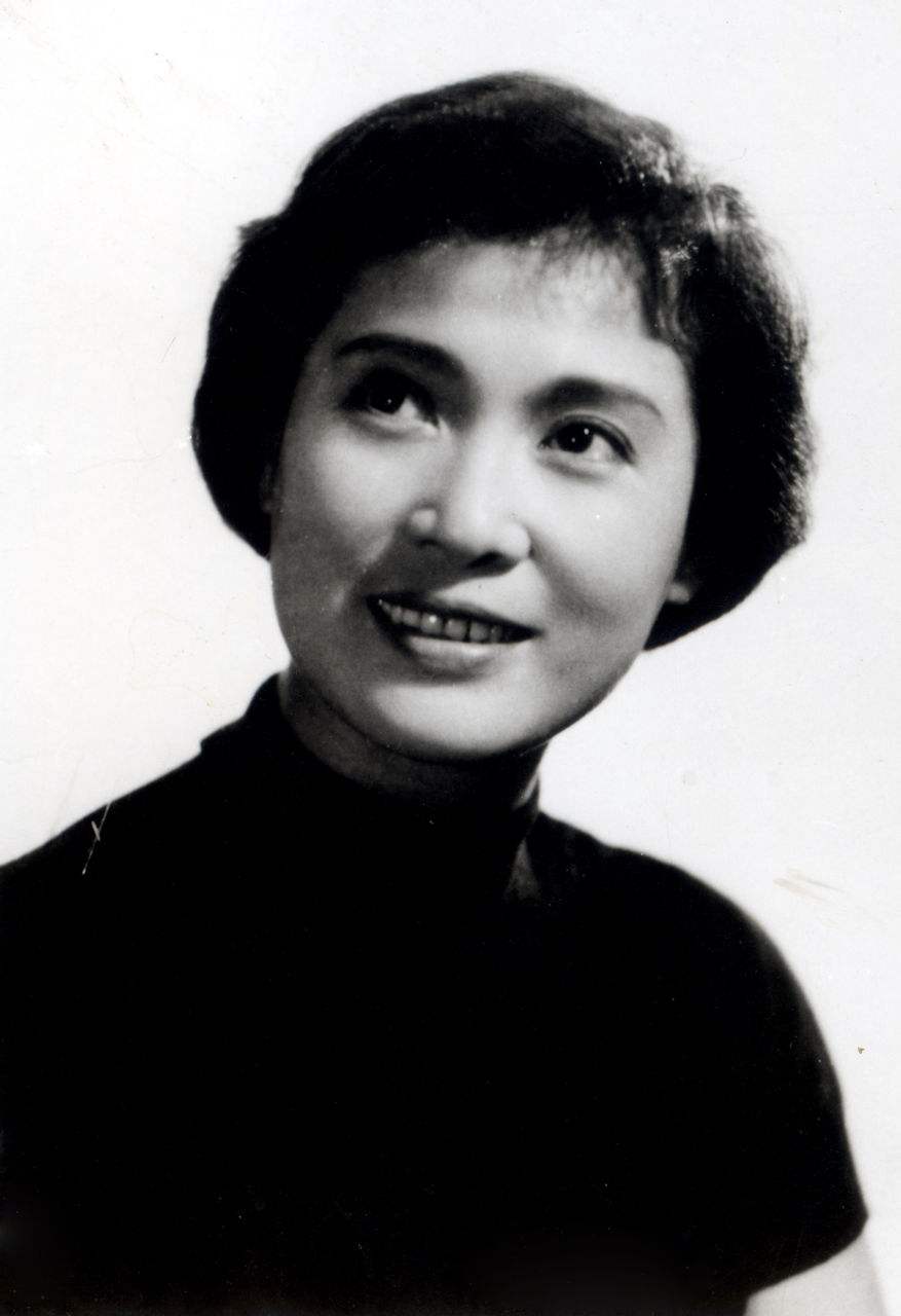 秦怡女儿金恒斐现状,秦怡年轻时候的照片组图 本文共(590字) 秦怡女儿金恒斐现状,秦怡年轻时候的照片组图 本文共(590字)
