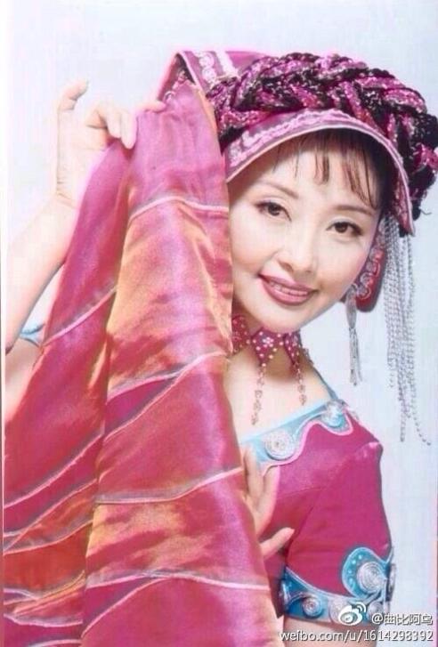 曲比阿乌现任丈夫是谁,曲比阿乌年轻时的照片图 本文共(972字) 曲比阿乌现任丈夫是谁,曲比阿乌年轻时的照片图 本文共(972字)