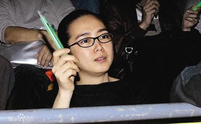 朱丽倩为什么不早生孩子拖到那么晚 朱丽倩为什么不早生孩子拖到那么晚