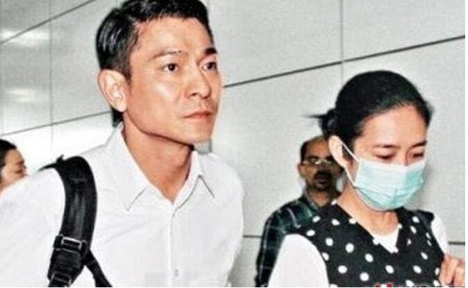 朱丽倩为什么不早生孩子拖到那么晚 朱丽倩为什么不早生孩子拖到那么晚