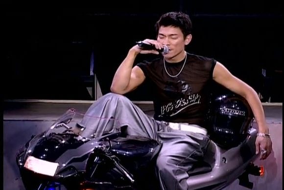 朱丽倩为什么不早生孩子拖到那么晚 朱丽倩为什么不早生孩子拖到那么晚