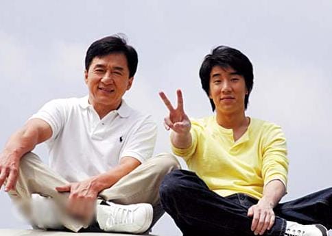 成龙的原名,成龙简历资料个人原名,本文共(2959字) 成龙的原名,成龙简历资料个人原名,本文共(2959字)