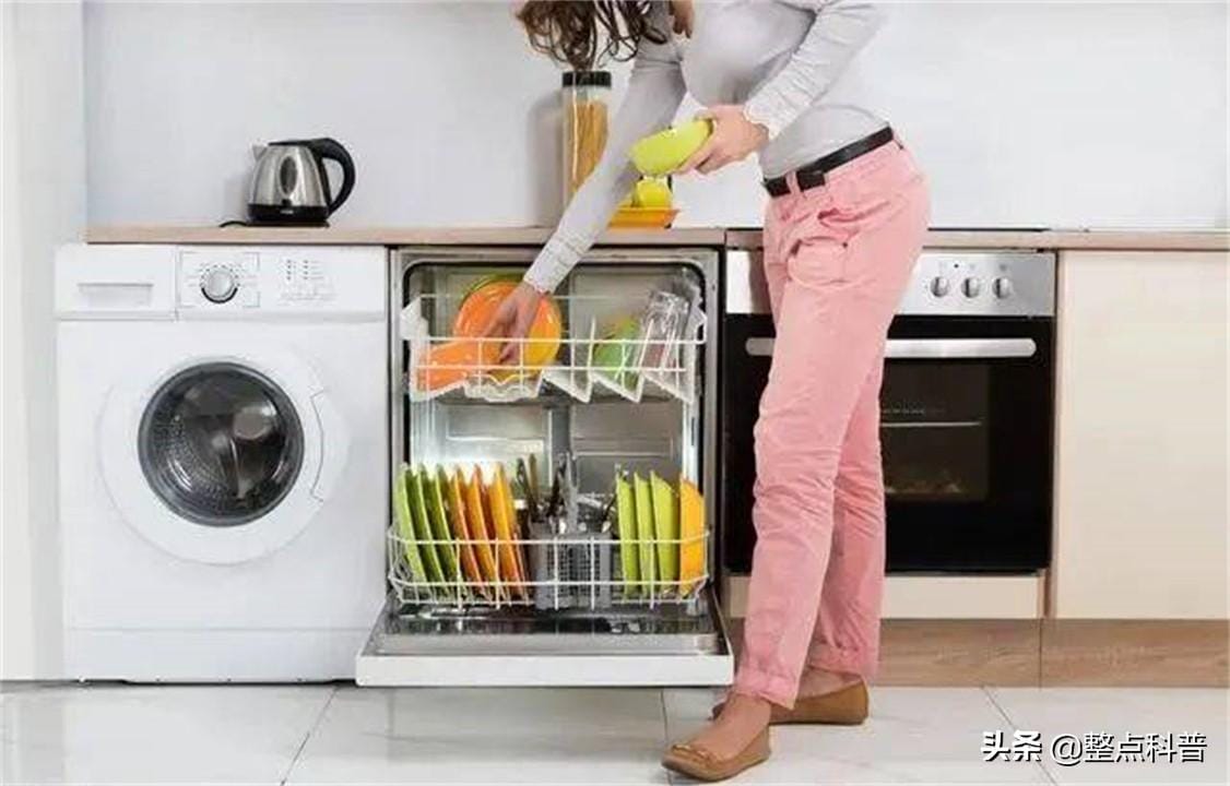 洗碗机和手洗哪个好（洗碗机是否实用）(图1)