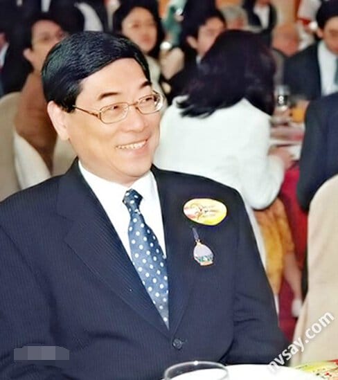 郭应泉破产李若彤曾为她跳舞赚钱还债 郭应泉破产李若彤曾为她跳舞赚钱还债