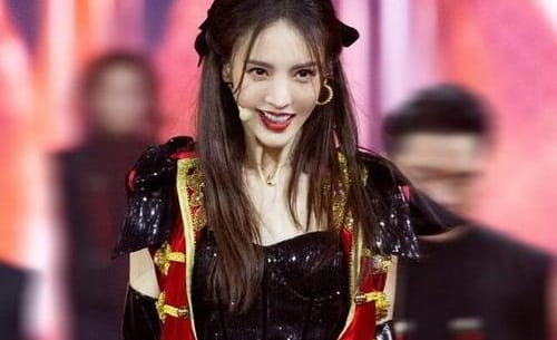 金晨悬空一字马惊艳观众(明星一字马金晨) 金晨悬空一字马惊艳观众(明星一字马金晨)