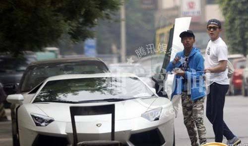 李晨开兰博基尼真土豪照片(李晨豪车图片) 李晨开兰博基尼真土豪照片(李晨豪车图片)