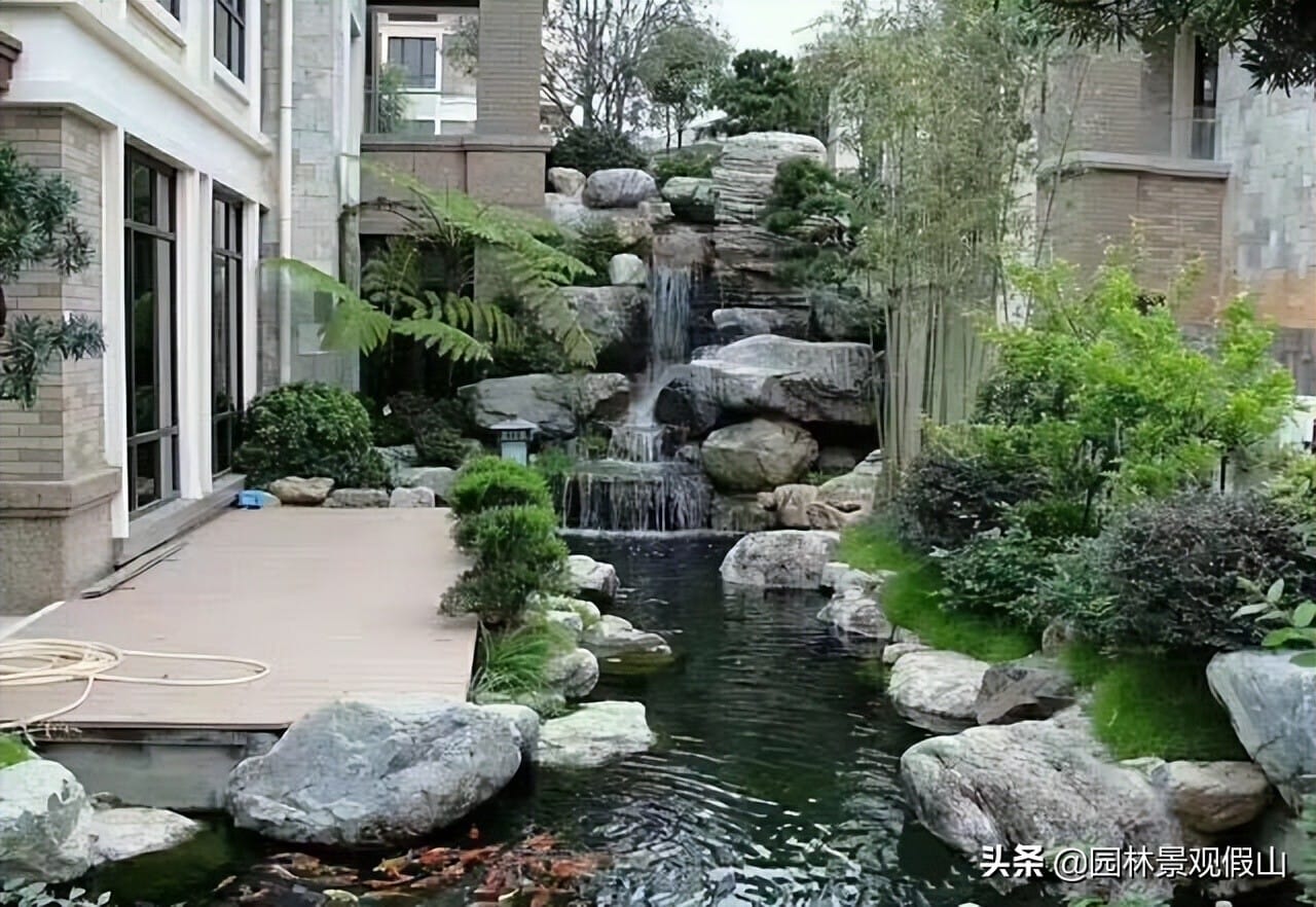 修建庭院鱼池视频（家庭人工养鱼池塘怎么建）(图13)