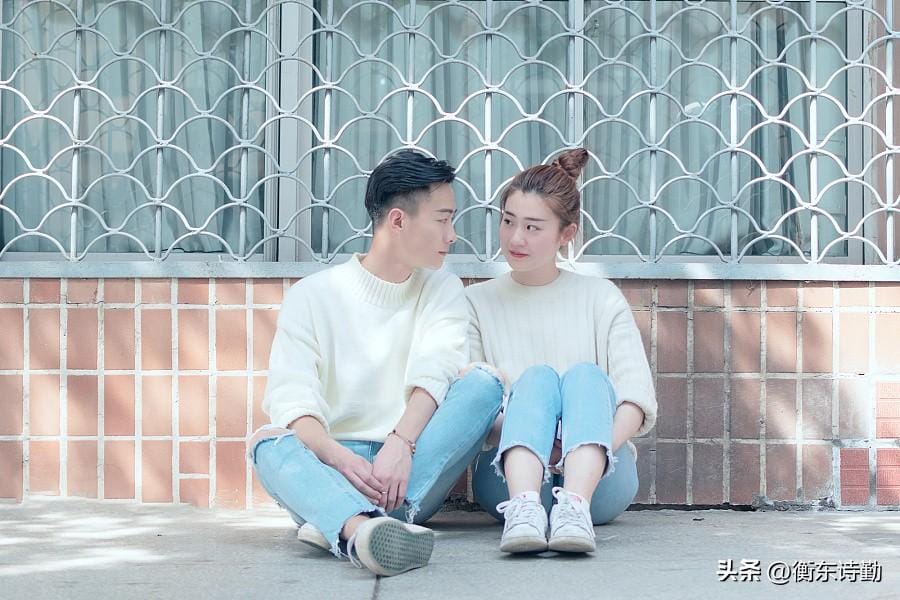 为啥称男人大猪蹄子(大猪蹄形容男人是什么意思)(图2) 为啥称男人大猪蹄子(大猪蹄形容男人是什么意思)(图2)