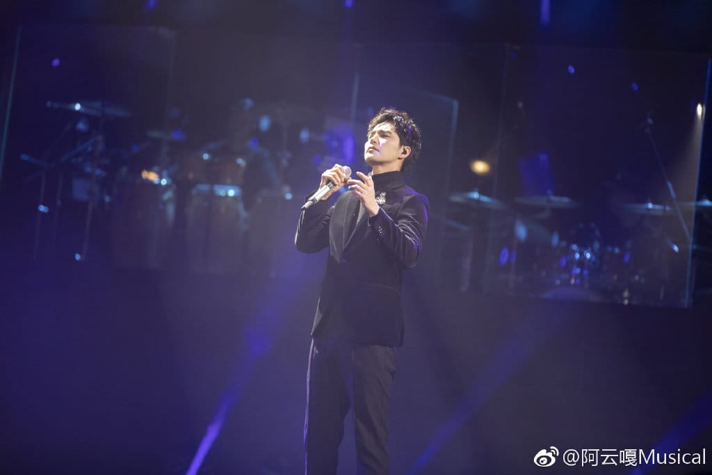 乌兰托娅和乌兰图雅是一个人吗？乌兰托娅为