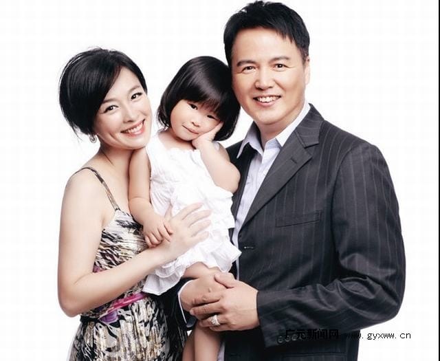 林瑞阳为什么白头发是染的吗?林瑞阳的前妻 林瑞阳为什么白头发是染的吗?林瑞阳的前妻