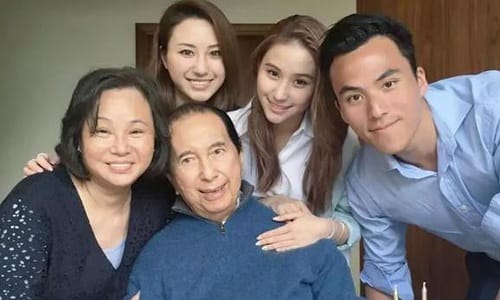 梁安琪多少岁嫁给赌王的？梁安琪年轻时候的(梁安琪什么时候与赌王结的婚)