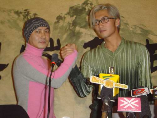 张卫健为什么打王伯昭,谢霆锋为什 张卫健为什么打王伯昭,谢霆锋为什