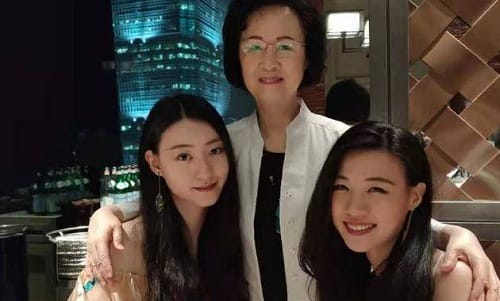 81岁琼瑶近照曝光状态很好(琼瑶现在照片) 81岁琼瑶近照曝光状态很好(琼瑶现在照片)