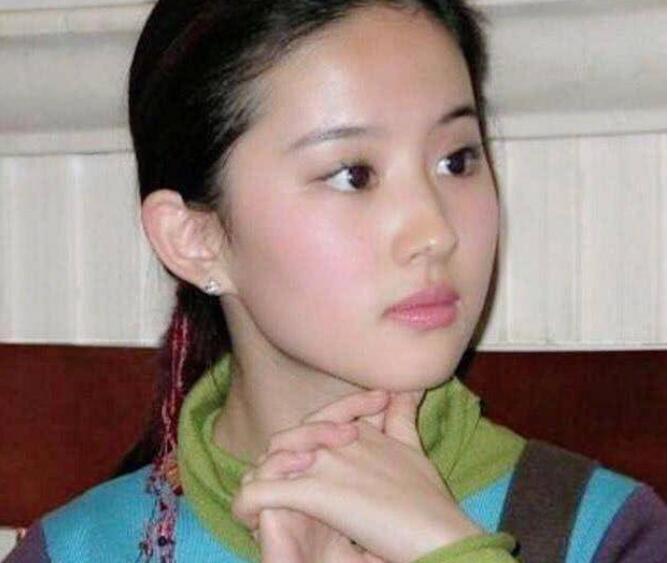 李溪芮鼻子上的痣好吗(彭昱畅鼻子上的痣) 李溪芮鼻子上的痣好吗(彭昱畅鼻子上的痣)