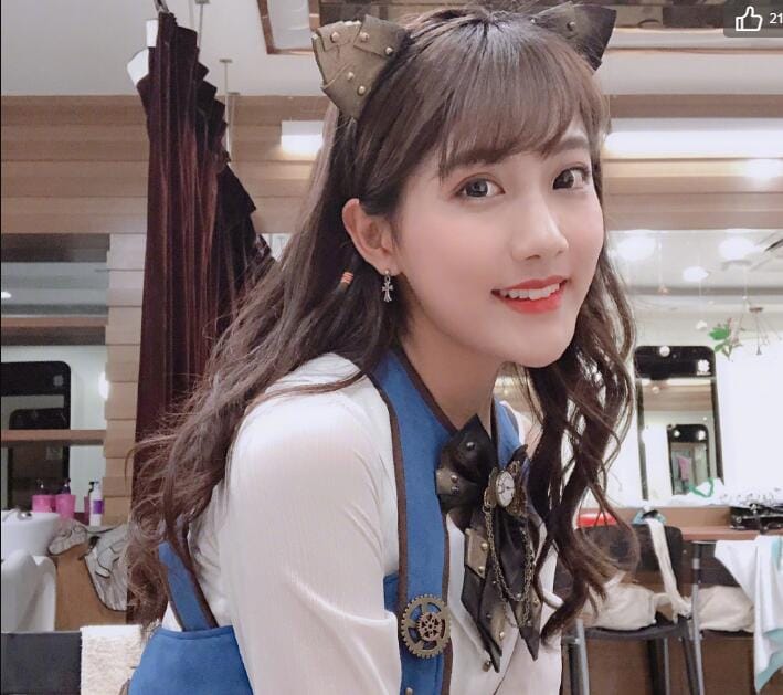李艺彤嘴巴是有点歪吗(李艺彤脸型) 李艺彤嘴巴是有点歪吗(李艺彤脸型)