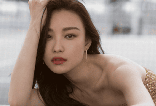 倪妮金色闪光裙美艳十足(倪妮红色亮片裙) 倪妮金色闪光裙美艳十足(倪妮红色亮片裙)