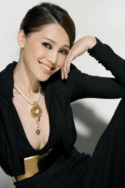 孔维整容失败后的照片,孔维是因为整容失败退出演艺圈吗? 本文共(1004字) 孔维整容失败后的照片,孔维是因为整容失败退出演艺圈吗? 本文共(1004字)