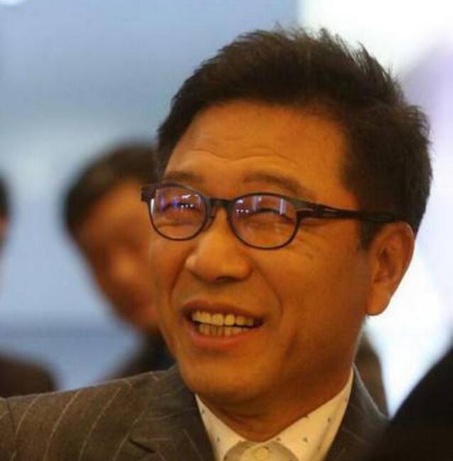 李秀满为什么叫傻瓜、李满,李秀满说了lay万岁是什么梗? 本文共(1037字) 李秀满为什么叫傻瓜、李满,李秀满说了lay万岁是什么梗? 本文共(1037字)