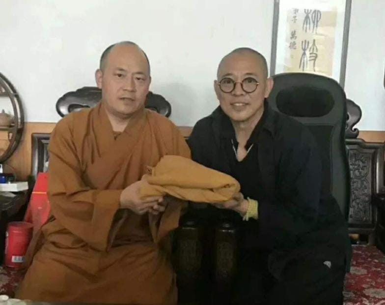 李连杰大和尚事件是怎么回事,他为什么叫李阳中、阴阳? 本文共(1139字) 李连杰大和尚事件是怎么回事,他为什么叫李阳中、阴阳? 本文共(1139字)