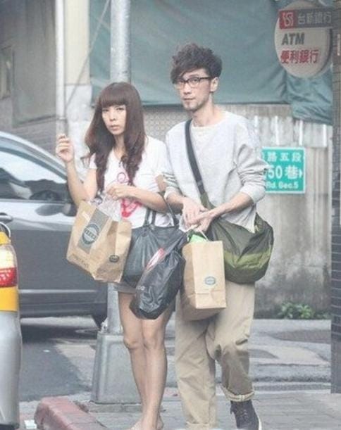 周传雄现状如何怎么不火了(周传雄啥时候火的) 周传雄现状如何怎么不火了(周传雄啥时候火的)
