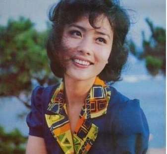 杜志国现任老婆郑卫莉照片,杜志国是杜淳的父亲吗 本文共(547字) 杜志国现任老婆郑卫莉照片,杜志国是杜淳的父亲吗 本文共(547字)
