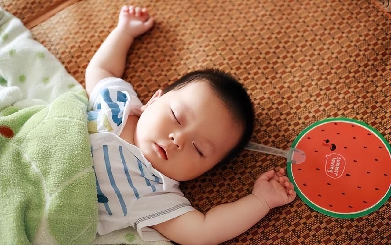婴儿吹26度空调睡觉可以吗（宝宝吹空调多少度合适）(图2)