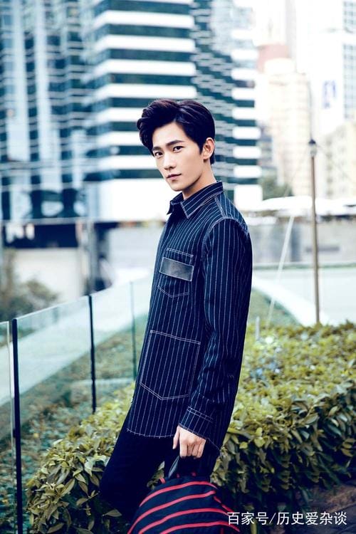 杨洋个人资料简介,吴亦凡还是忘不了赵丽颖,本文共(2288字) 杨洋个人资料简介,吴亦凡还是忘不了赵丽颖,本文共(2288字)
