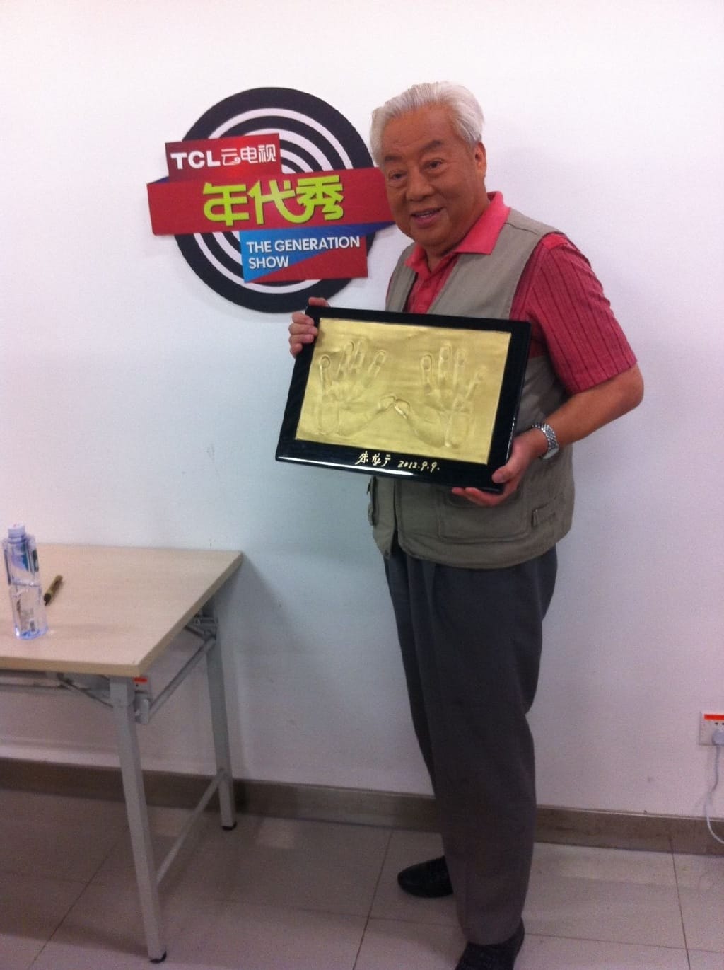 朱龙广年轻时的照片,朱龙广被当成是真佛 本文共(1091字) 朱龙广年轻时的照片,朱龙广被当成是真佛 本文共(1091字)
