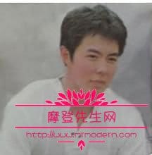 张铁林与林心如舌吻床戏剧照 张铁林与林心如舌吻床戏剧照